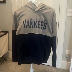 Yankees sweatshirt